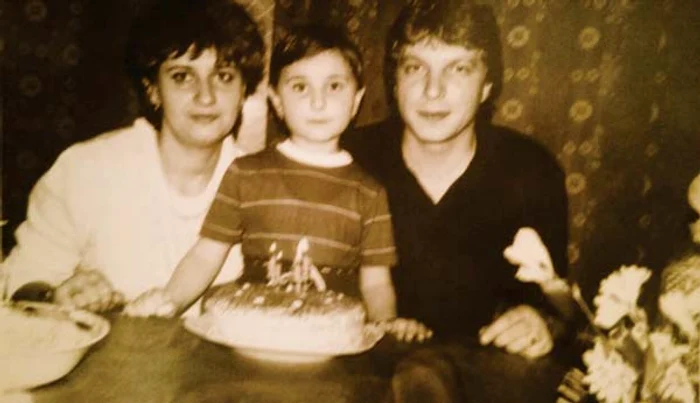 Alături de părinții ei, Gabriela și Sorin 