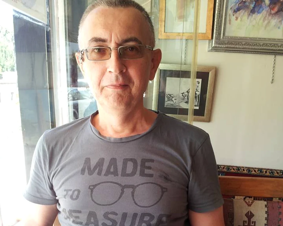
    Dan Teodorescu caută, din nou, donatori de sânge pentru mama lui, grav bolnavăfoto: arhiva personală  