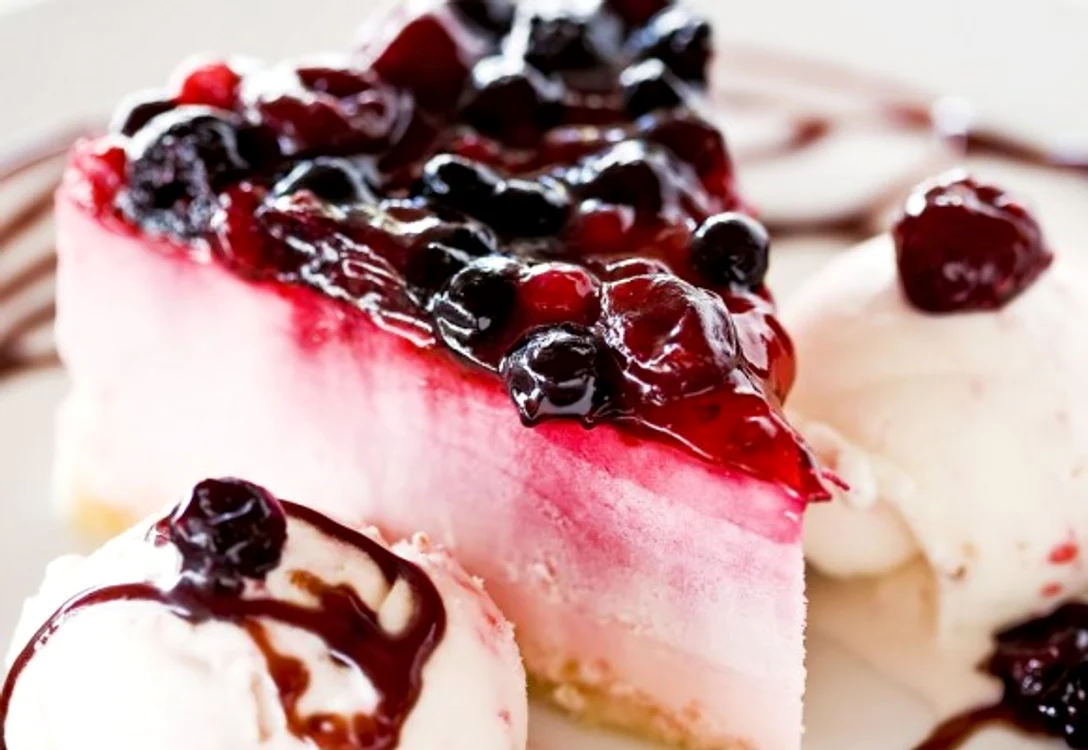 Încearcă o delicioasă prăjitură cu brânză şi dulceaţă de afine!clickpoftabuna.ro