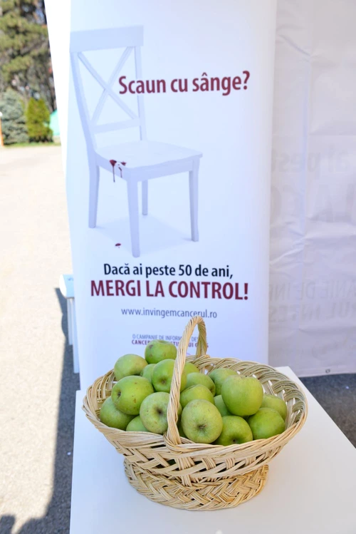 Caravană de informare despre cancerul de colon jpeg