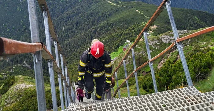 Sunt 519 trepte pe care se urcă la Toaca FOTO ISU Neamț