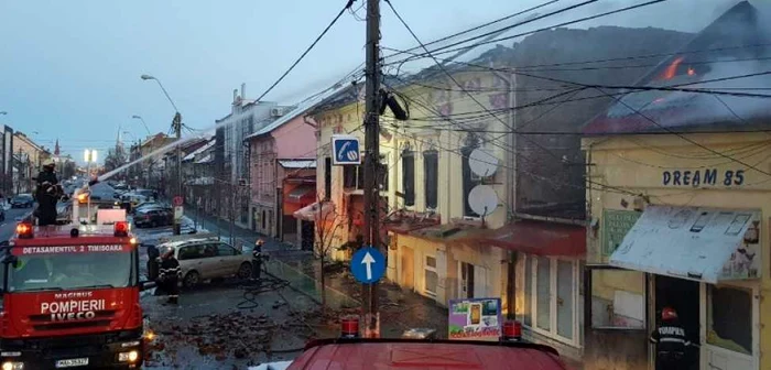 Incendiul de pe strada Constantin Brâncoveanu FOTO ISU Timiş