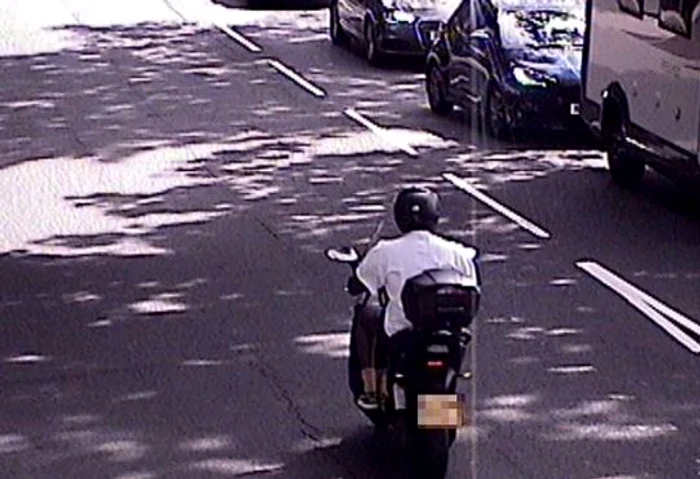 Idris Elba are un scuter BMW (Foto: Metropolitan Police)