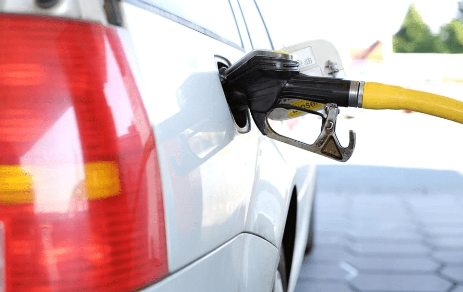 Veşti bune pentru șoferi: benzina, la același nivel ca anul trecut. Cât a ajuns să coste motorina