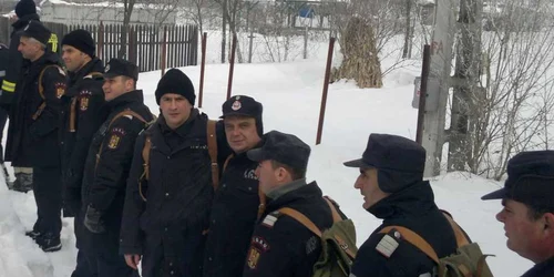 Cătălin Alexe (în centrul imaginii) în timpul ultimei sale misiuni (foto:arhivă colegi)