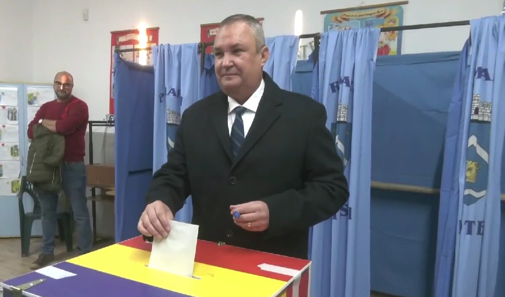 Nicolae Ciucă a votat alături de soția sa. „Am venit cu sufletul deschis, cu inima plină de speranță”