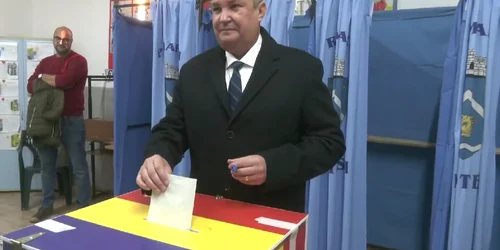 ciuca a votat png