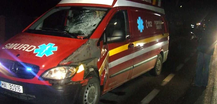 Autospeciala SMURD a accidentat mortal un bătrân