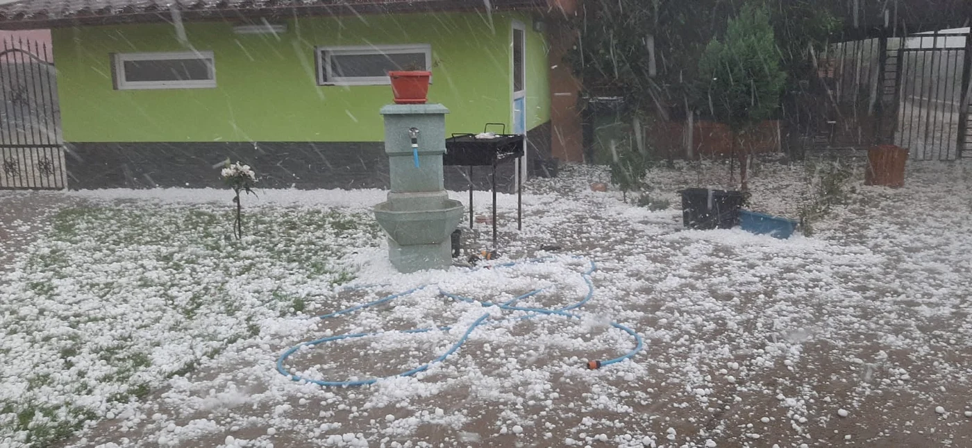 Grindina a lovit în mai multe localităţi. FoTO: arhică