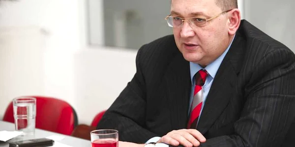 Alin Burcea (46 de ani) a înfiinţat Paralela 45 în urmă cu 20 de ani