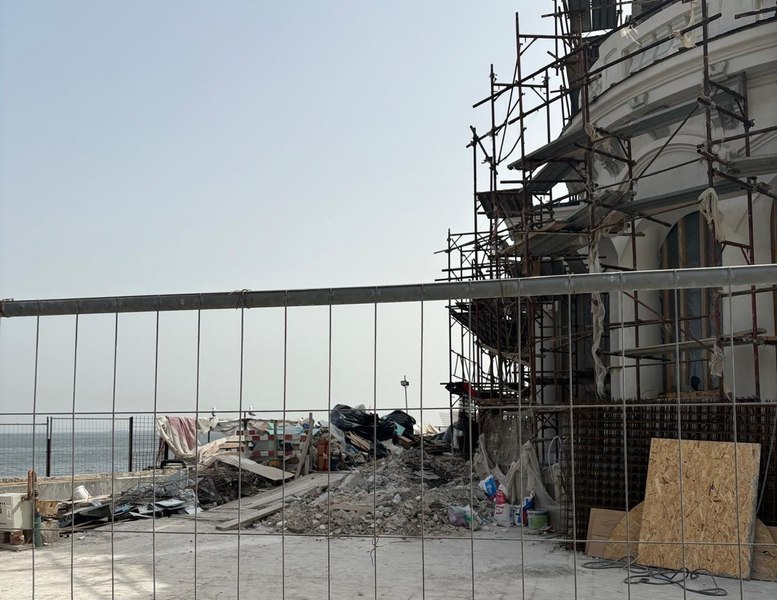 Amendă pentru firma care reabilitează Cazinoul din Constanţa. Garda de Mediu spune că antreprenorul a gestionat prost deşeurile