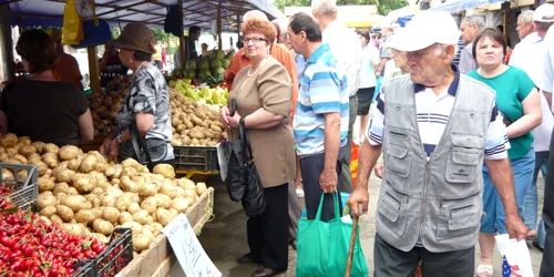 Cozi în Piaţa Nouă din Tulcea