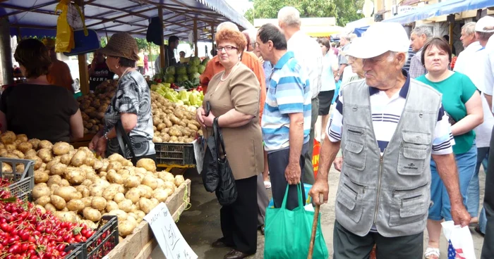 Cozi în Piaţa Nouă din Tulcea