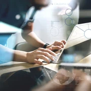 Digitalizare foto via Shutterstock