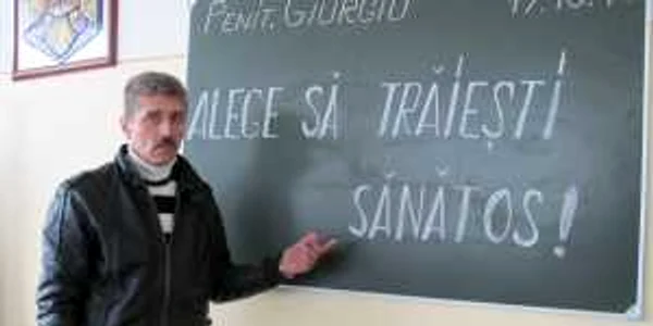 Adrian Emil(51 ani), închis pe viaţă, îi îndeamnă pe deţinuţi să trăiască sănătos