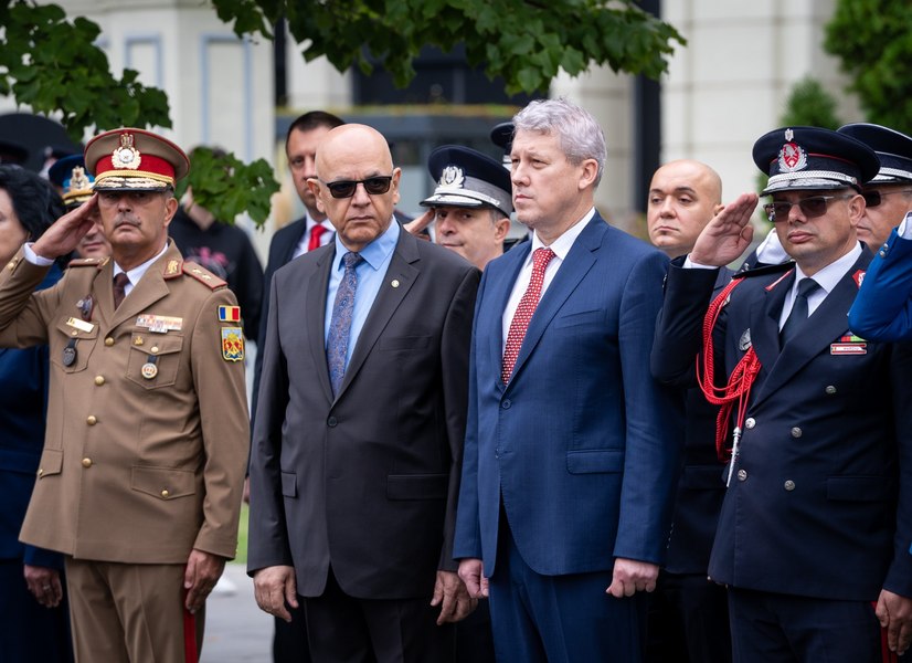 Predoiu, mesaj de Ziua Pompierilor: „Ați reprezentat cu cinste România și ați consolidat prestigiul țării noastre”. Mesajul președintelui Nicușor Dan