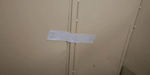 Poliţiştii au pus sub sechestru mai multe documente