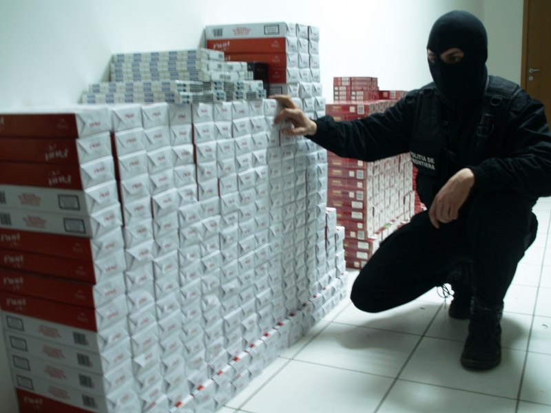 Captură uriașă de țigări de contrabandă în vama Nădlac 
