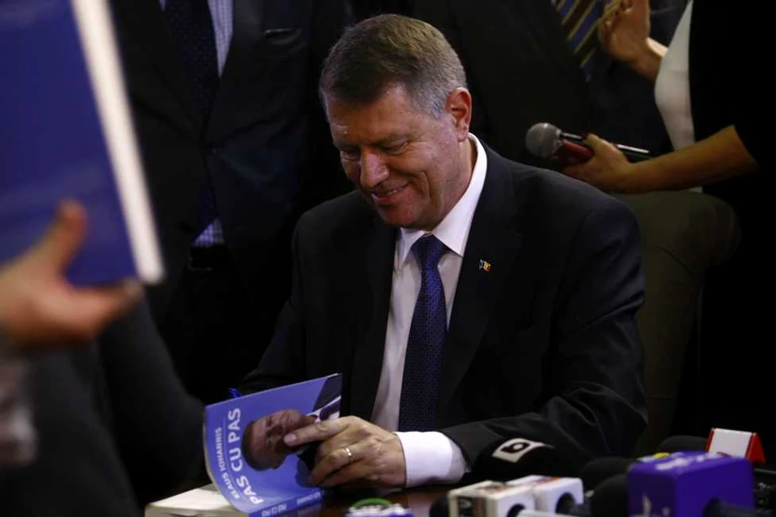 Klaus Iohannis, preşedintele ales, şi-a lansat cartea la Gaudeamus FOTO Adevărul / David Muntean