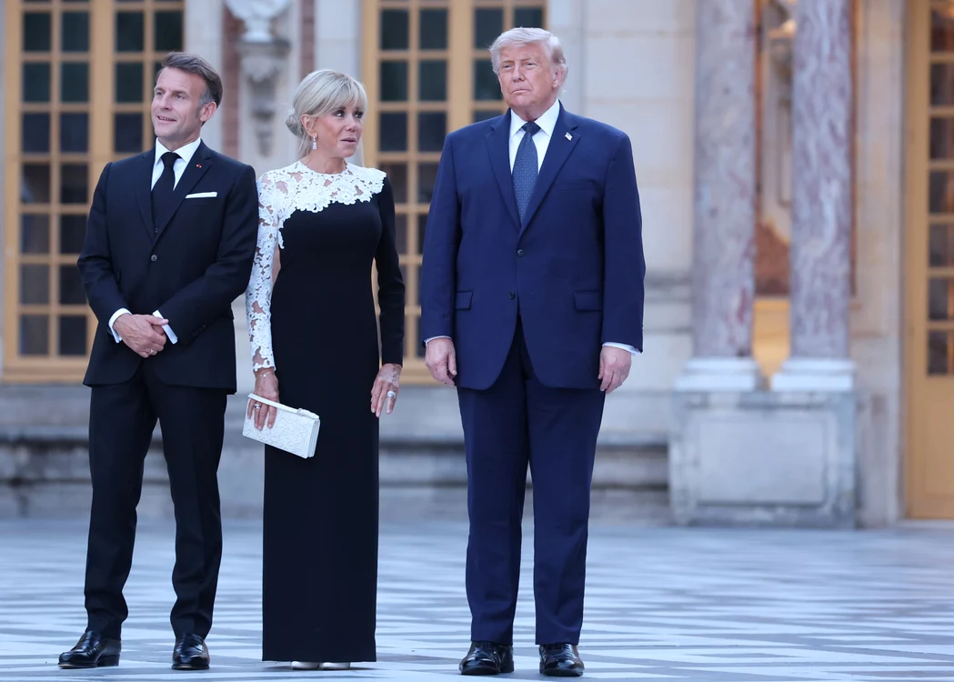 Emmanuel Macron și soția sa, Brigitte, l au invitat pe Donald Trump la Versailles, Profimedia (3) jpg