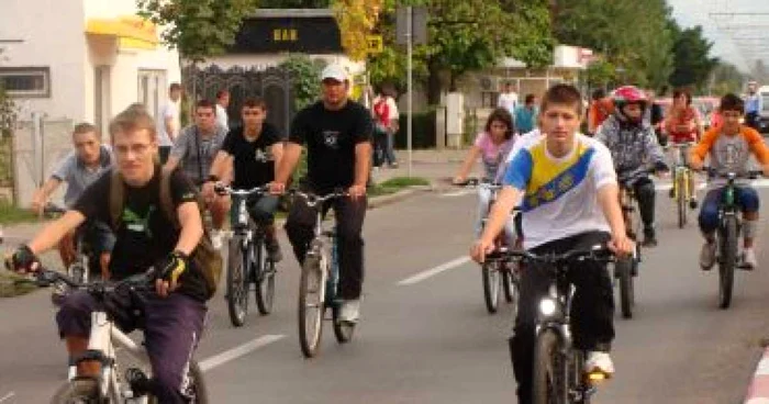 Târgu-Jiu: Elevii din Albeni au permis de biciclist