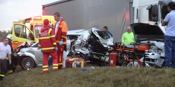 Accident Ungaria Budapesta FOTO Mediafax/Mihádák Zoltán/MTI