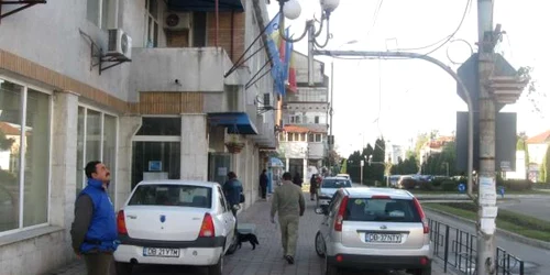 Târgovişte: Pericole pe trotuarele din centru