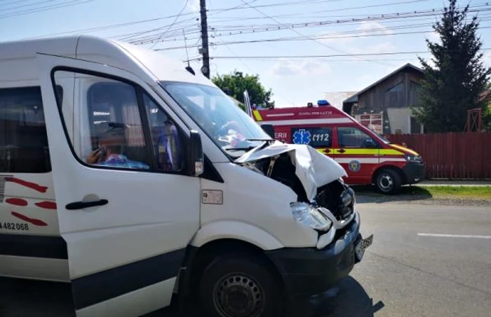 Paasagerii răniţi au refuzat transportul la spital