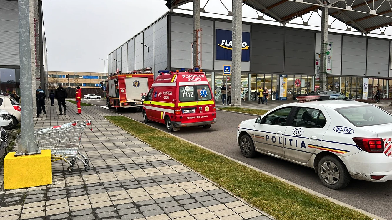Incendiu la Coresi Mall din Brașov FOTO newsbv.ro