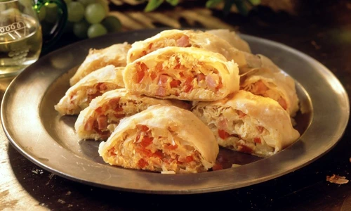 placinta cu sunca StockFood 00155144 jpeg