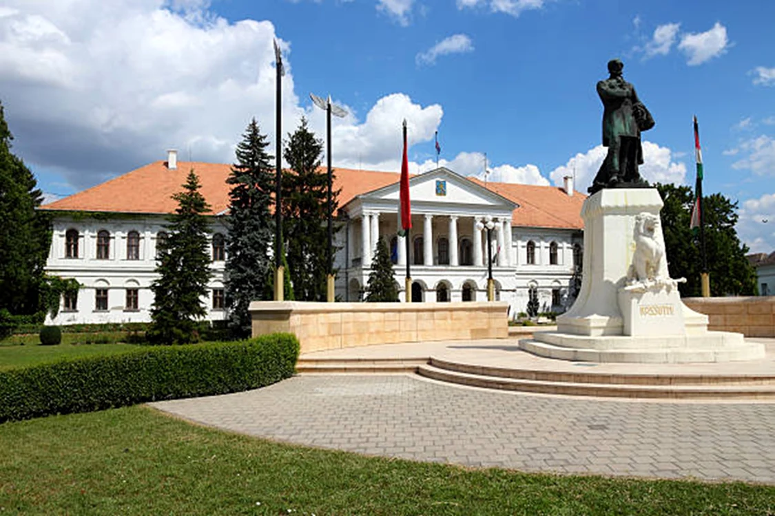 Mako este o destinație populară printre turiștii români / foto: IStock