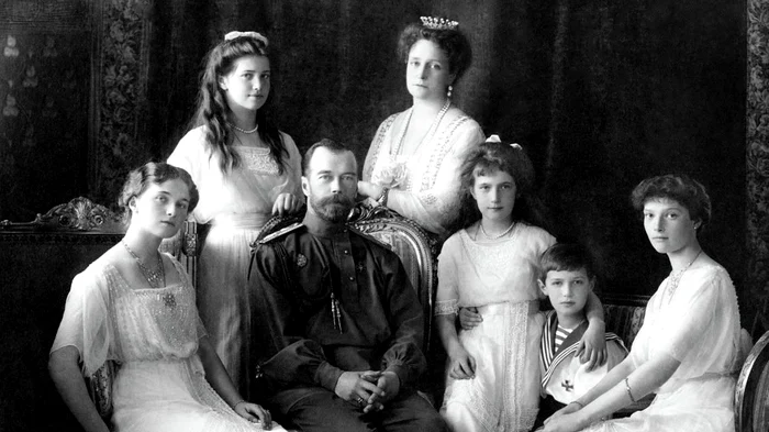 Calendar 17 iulie: 1918 Țarul Nicolae al II lea și familia sa au fost asasinați la Ekaterinburg jpeg