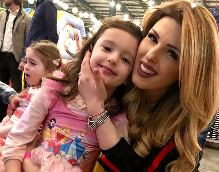 
    Diana Bişinicu i-a organizat fetiţei ei, Riana, o petrecere superba la împlinirea vârstei de 7 ani  