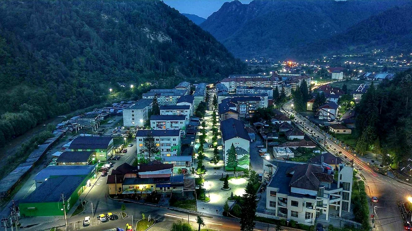 Brezoi profită de lipsa de disponibilități la cazare în apropierea pârtiilor Transalpina Adevărul