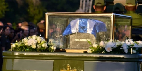 Convoiul cu urna funerara a lui Fidel Castro FOTO AFP