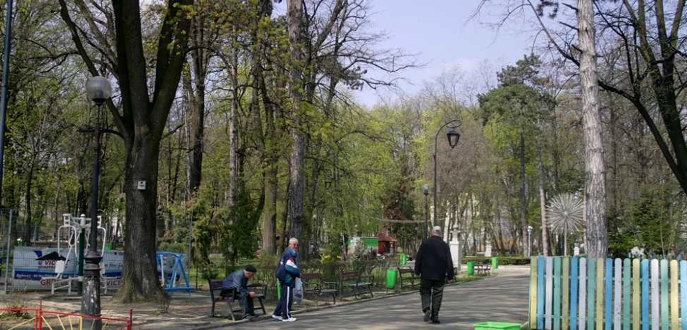 Parcul Mihai Eminescu din Botosani FOTO Adevarul