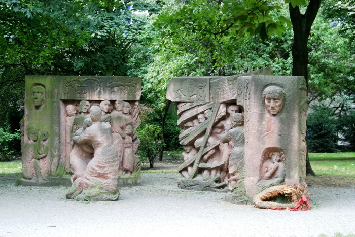 Monumentul de pe Rossentrase, Berlin FOTO wikipedia