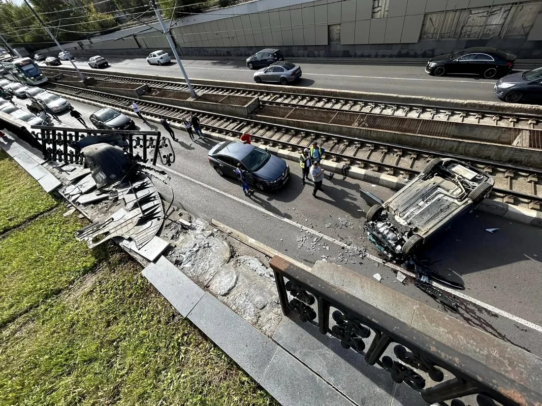 Accidentul s-a produs la intrarea în Pasajul Lujerului / foto: Facebook