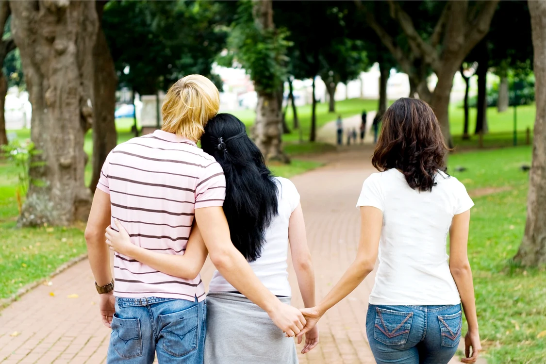 Bărbaţii pot disocia între relaţiile bazate pe sentimente şi cele în care primează sexul