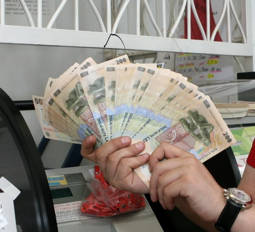 Fondul de câştiguri a fost suplimentat de Loteria Română la împlinirea a 108 ani de existenţă.Arhiva Click!