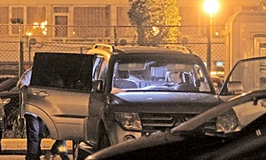 I a deschis  portiera la maşină jpeg