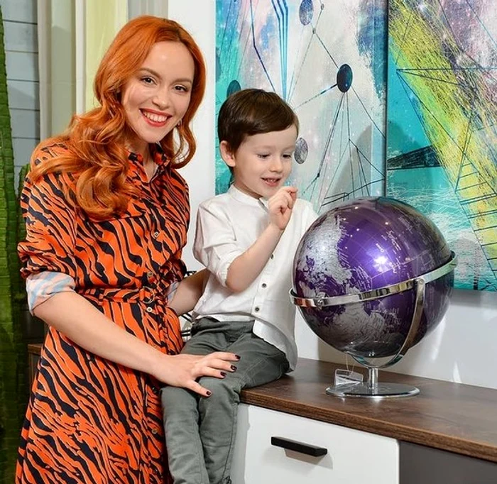 
    Olimpia Melinte, fericită lângă micuța Ingridfoto: Instagram  