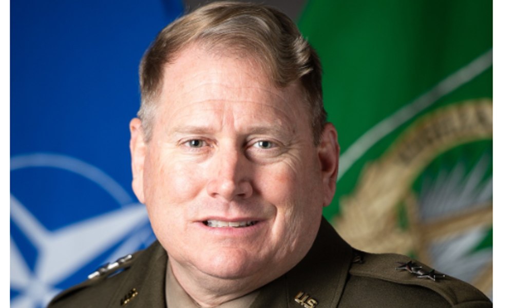 Nicușor Dan decorează un general american: ce merite extraordinare l-au adus în atenția României