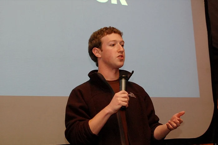 Mark Zuckerberg închide uşa digitală celor care nu-şi dau numele real. FOTO Flickr/Andrew Freinberg