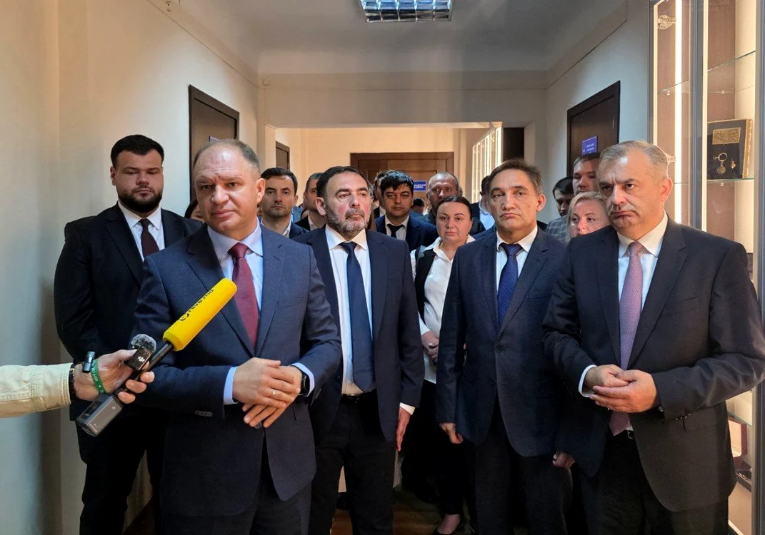 Blocul Alternativa a depus actele la CEC. FOTO: Alternativa.eu