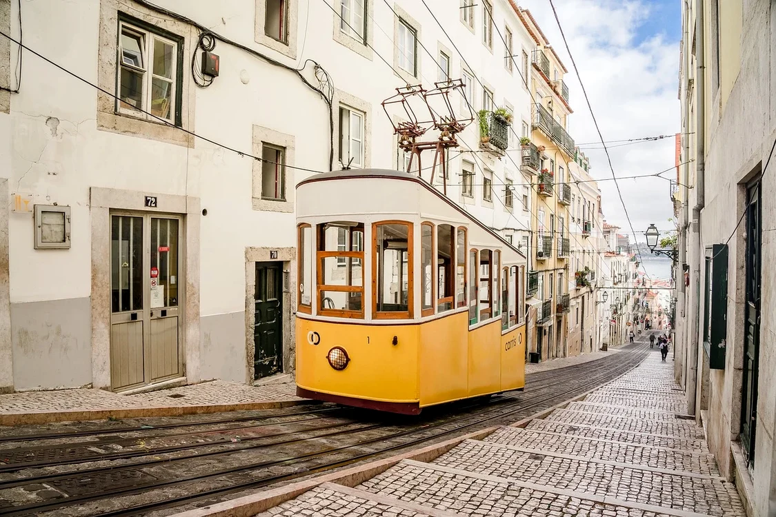 Mijloc de transport în comun / foto: Pixabay 