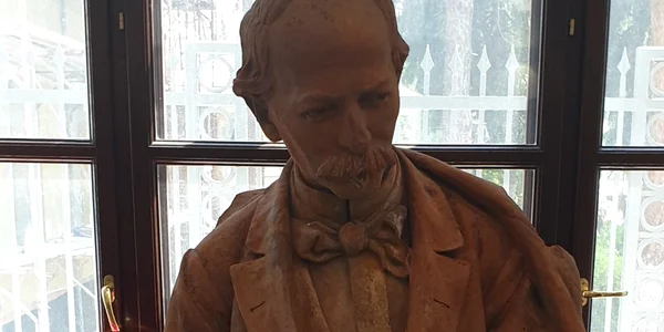 bust Dimitrie Bolintineanu jpg
