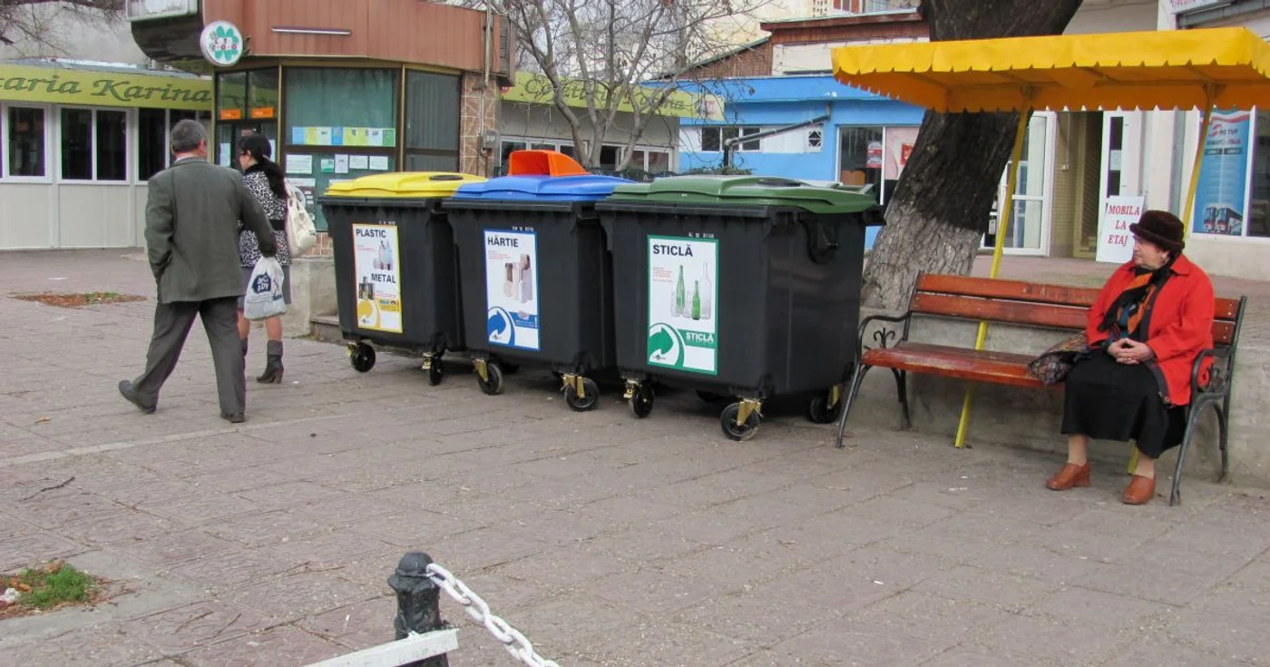 Trei dintre containere au fost amplasate în zona 5 Călăraşi