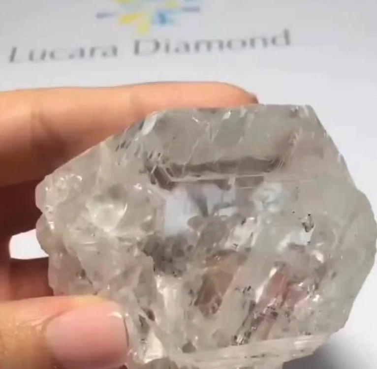Diamantul are 2.492 carate FOTO: Captură video X