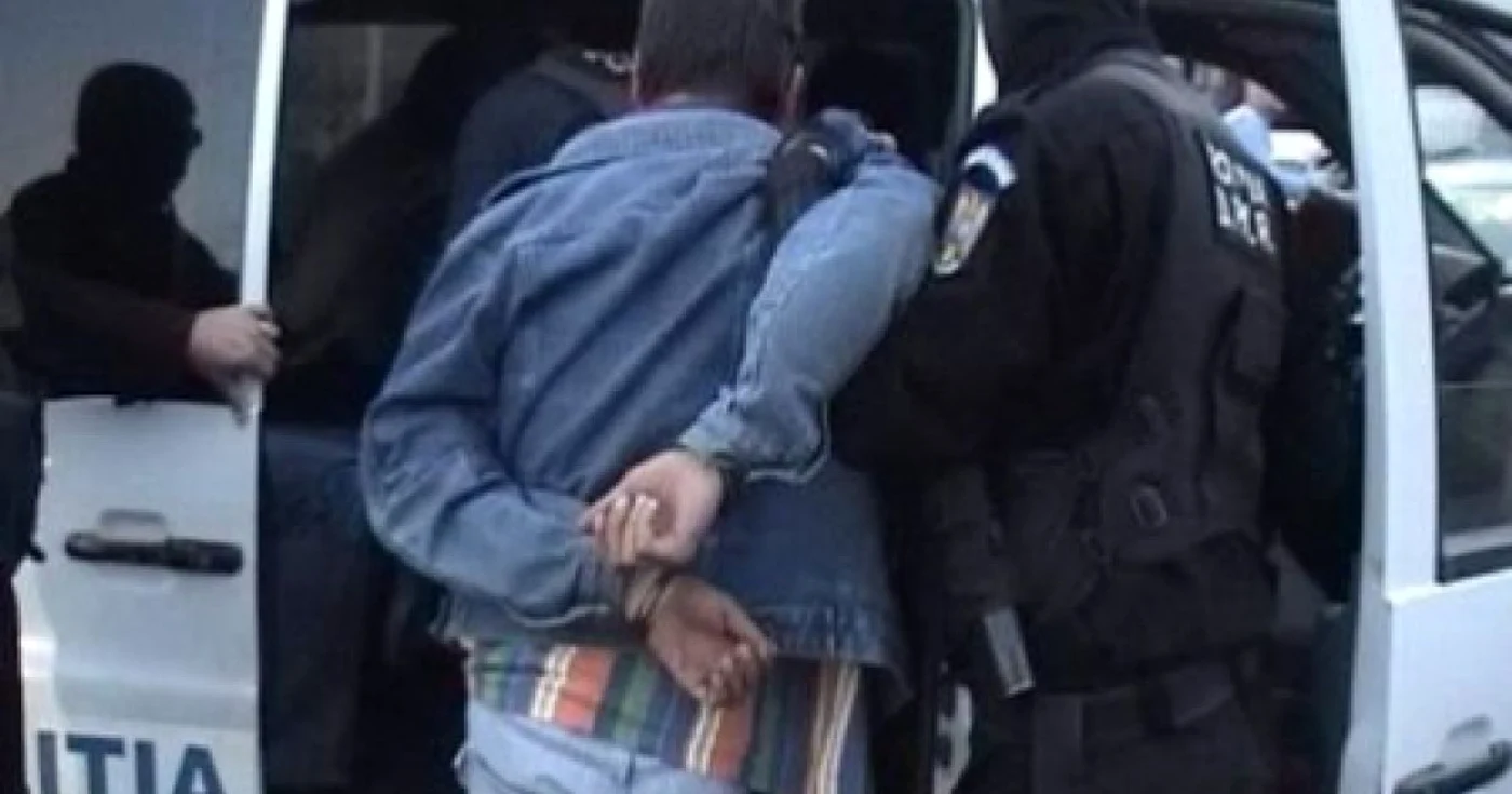Ucigaşul s-ar fi predat singur poliţiştilor